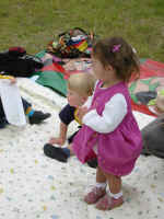 020721MMB_Isla_Daniel.jpg (97180 bytes)